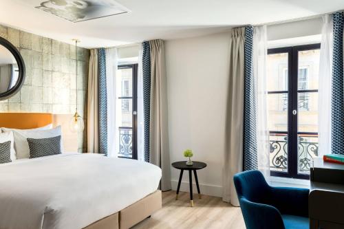 Renaissance Paris Vendome Hotel - image 3