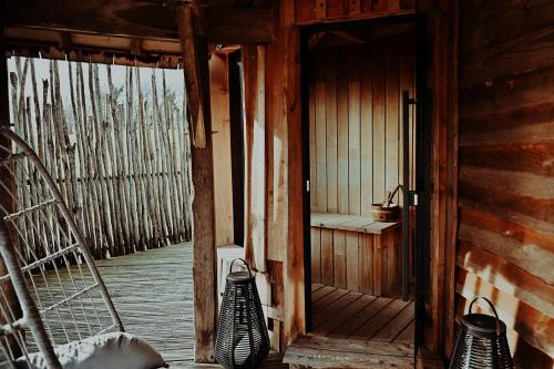 Facilities, Chateaux dans les Arbres in Nojals-et-Clotte