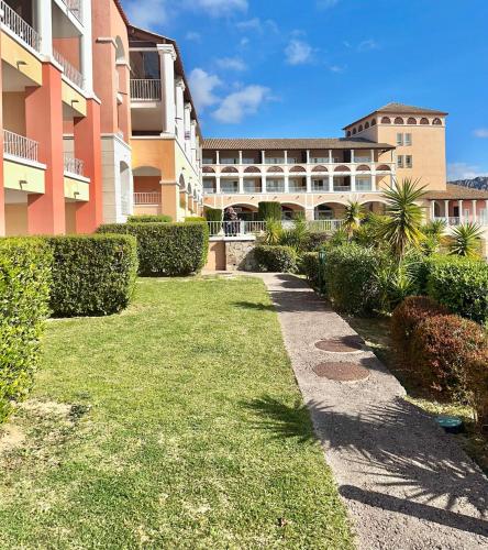 Studio 4 Pers Sea View Secured Cap Esterel in Saint-Raphael