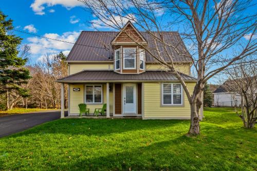 . Historic 3BR W Modern Comforts In Holyrood