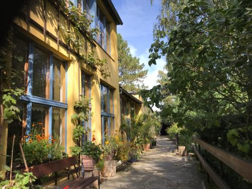 Zunanjost, Friedland in Rudolf-Renner-Strasse