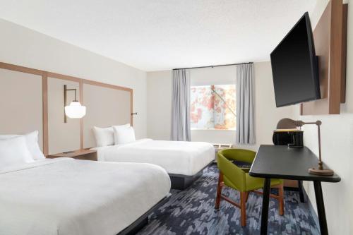 Queen Room with Two Queen Beds and Adapted Tub - Mobility and Hearing Accessible