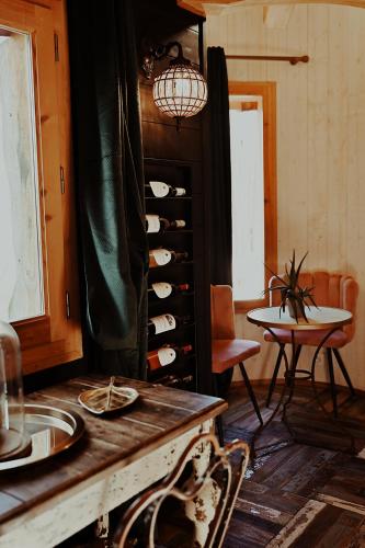 Facilities, Chateaux dans les Arbres in Nojals-et-Clotte