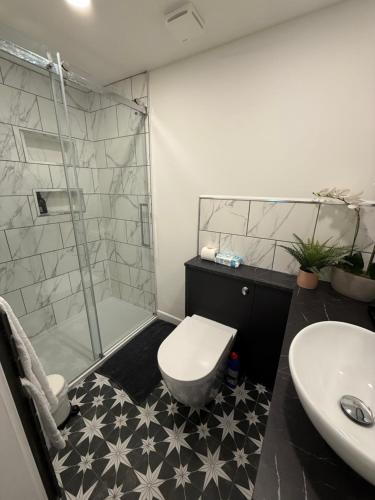 Lux Private Entrance 1 bed Studio - Free Parking - ideal for COOP Live, MCR City Centre, Salford Royal Hospital & Buile Hill Mansion wedding venue, Manchester (Foto 4)