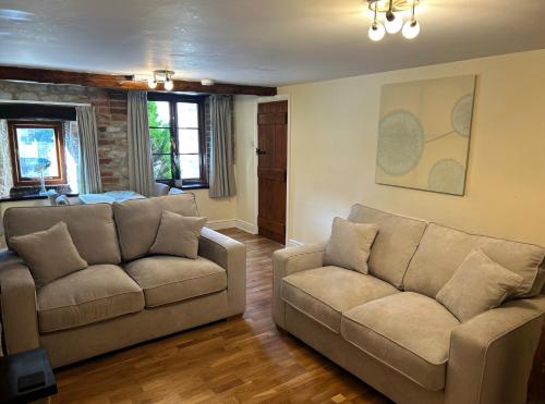 2 bedrooms, 3 beds