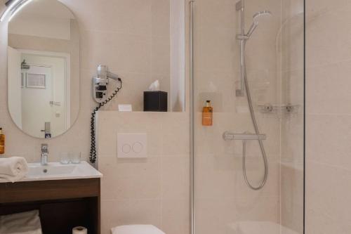 Best Western Hôtel De France - image 14