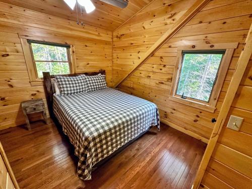 80PVR Log Home 20min to Bretton Woods AC Hot Tub wifi cable fireplace fire pit - image 13