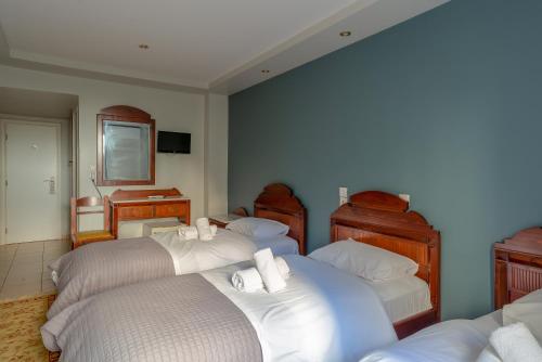 Hotel Byron Room Type - Triple Room Hotel Byron Room Type - Triple Room