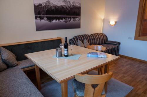 zonă comună salon/TV, Apart Beate in Kappl