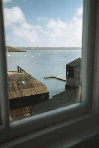 Breathtaking High Street Townhouse With Stunning Sea Views at 'The Old Fishermans Townhouse'