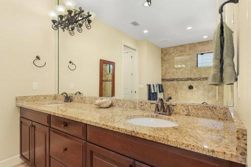 1925 Old Burnt Store Rd N