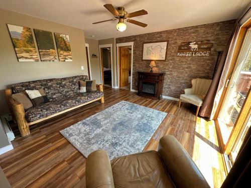 1800ML - As Seen on TV 1 mile from skiing great views hot tub fire pit beach Pool gym passes