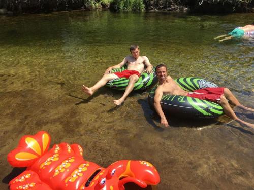 1800ML - As Seen on TV 1 mile from skiing great views hot tub fire pit beach Pool gym passes 1800ML - As Seen on TV 1 mile from skiing great views hot tub fire pit beach Pool gym passes