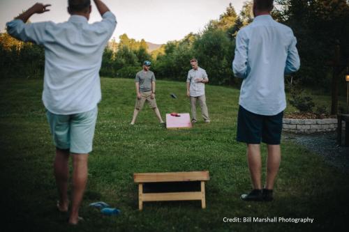 1800ML - As Seen on TV 1 mile from skiing great views hot tub fire pit beach Pool gym passes 1800ML - As Seen on TV 1 mile from skiing great views hot tub fire pit beach Pool gym passes