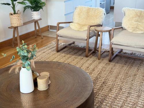 The Breezy Gull - Luxe 2BD APT - Sea Views