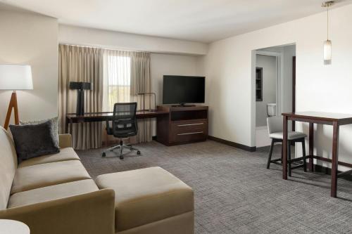One-Bedroom King Suite with Sofa Bed - Mobility/Hearing Accessible