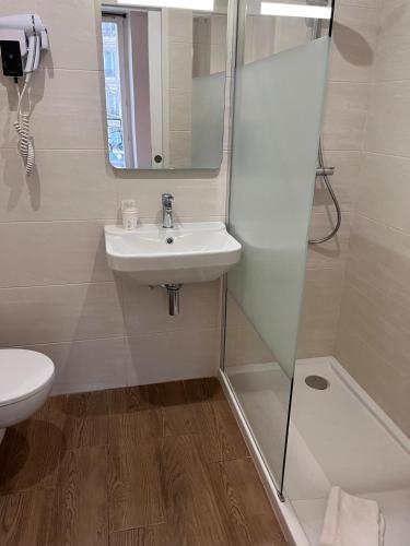 Hipotel Paris Voltaire Bastille - image 6