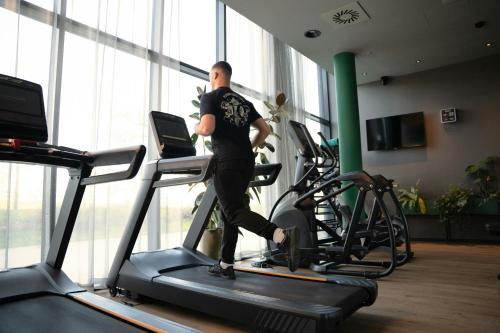 Moxy Paris Val d'Europe Moxy Paris Val d'Europe