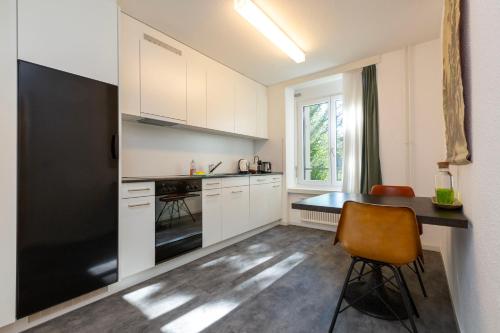 KAYA Zurich Apartment RUBY - Downtown Deluxe 2BR Apt, Zürich (Foto 10)