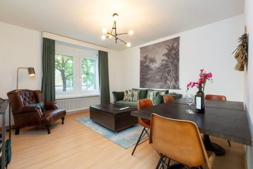KAYA Zurich Apartment RUBY - Downtown Deluxe 2BR Apt, Zúrich