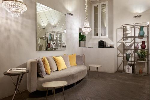 Terrace Pantheon Relais - image 10