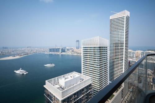 Seafront-side apartment with beach access, pool, gym, high floor, Dubaj (zdjęcie 4)