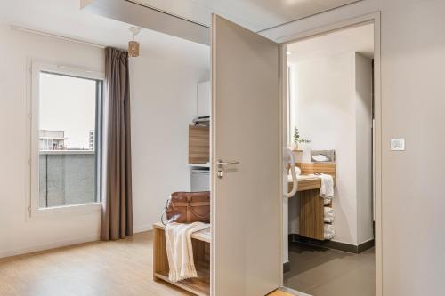 Q7 Lodge Lyon 7 - image 8