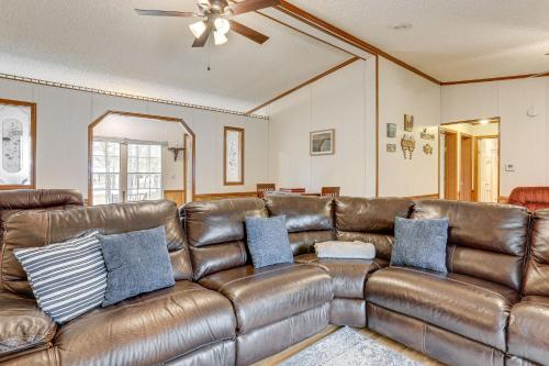 Less Than 1 Mi to Greers Ferry Lake Dog-Friendly Home! in Fairfield Bay (AR)