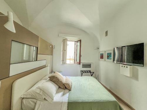 Santacroce Luxury Rooms - image 9
