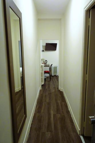 Hipotel Paris Voltaire Bastille - image 4