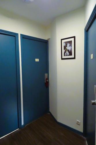 Hipotel Paris Voltaire Bastille - image 3