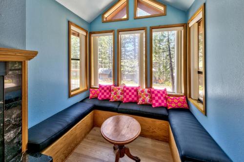 Family Hiker’s Haven: Forested 3BR Pets