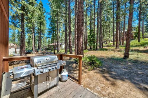 Family Hiker’s Haven: Forested 3BR Pets