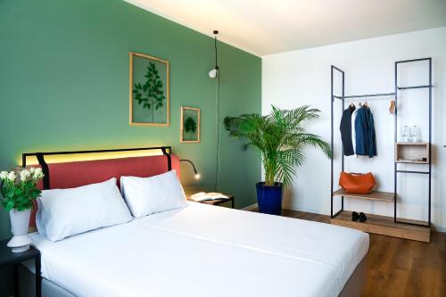room detail thumbnail 0