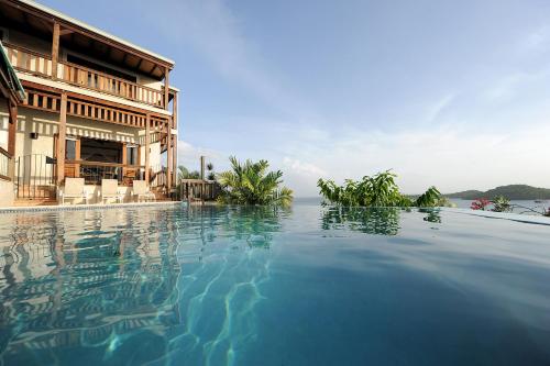 Piscina, Tivigny Villa in Grand Anse
