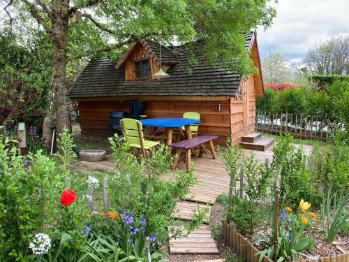 Cabane insolite entre Albi et Cordes-sur-Ciel gîte à louer Mailhoc
