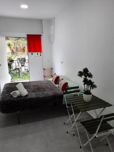 precioso apartamento moderno cerca del carrefour rosaleda in ซิวแดด จาร์ดีน