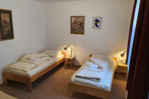 Guest house Hober Room Type - Twin Room with Private Bathroom