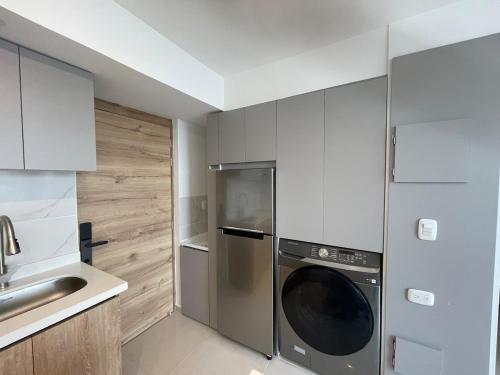 One-Bedroom Apartment image 6