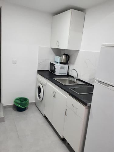 precioso apartamento moderno cerca del carrefour rosaleda 2