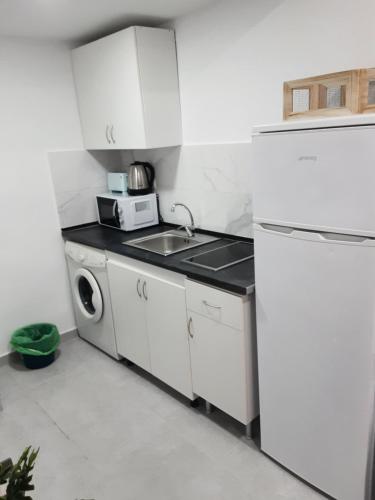 precioso apartamento moderno cerca del carrefour rosaleda 1