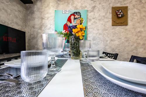 Fly and Swim, Glamour House