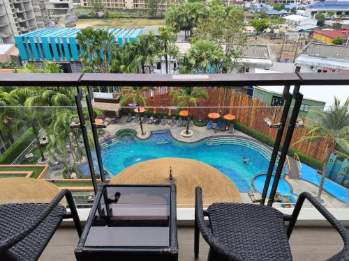 7 Floor - Pool view Studio room at TBHR near Kata beach, Kata Beach (foto 8)