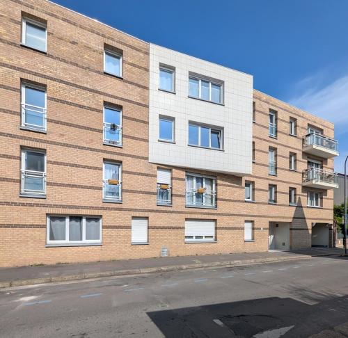 Exterior view, Chic and comfortable aparts with parking near Curry House
