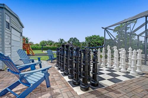 Luxurious Estate 8BR w Heated POOL & GAMEROOM - 24 Guests in Davie, USA