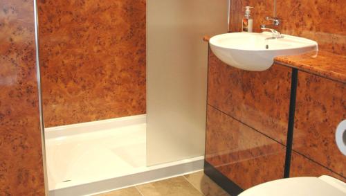 Great Western Hotel Aberdeen - image 5