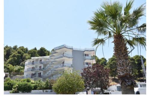 Alexandros Kalamos Hotel in Аджія Апостолі