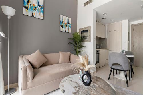 Stylish 1BR In Zada Tower With Pool Views, Dubai (Foto 4)