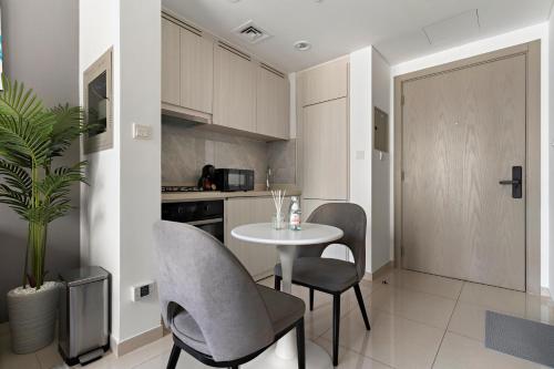 Stylish 1BR In Zada Tower With Pool Views, Dubai (Foto 7)