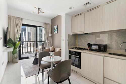 Stylish 1BR In Zada Tower With Pool Views, Dubai (Foto 8)
